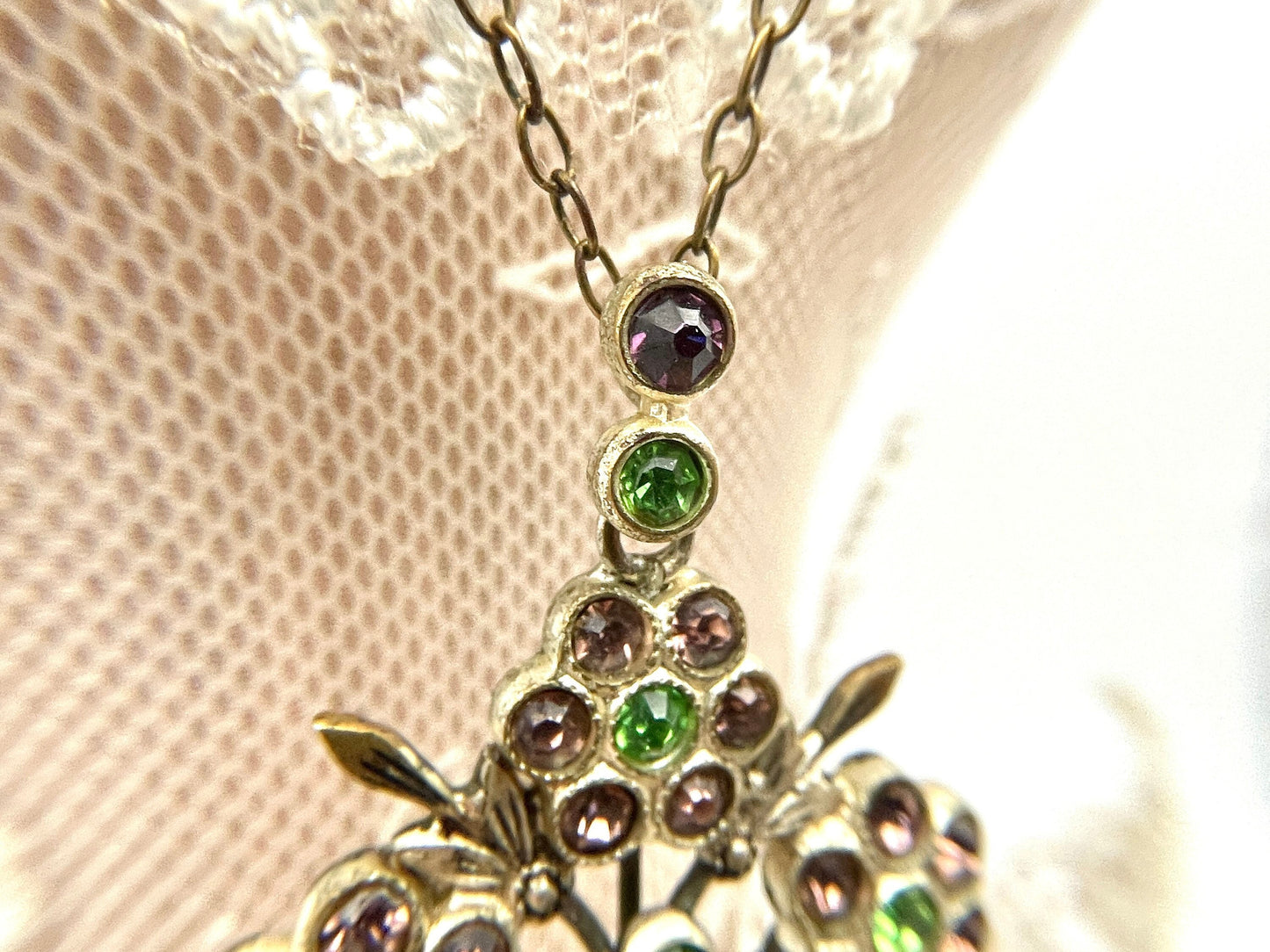 Vintage Arts and Crafts Style Necklace - Floral / Flowers / 1950s / 1960s / Kitsch / Jardiniere / Pendant