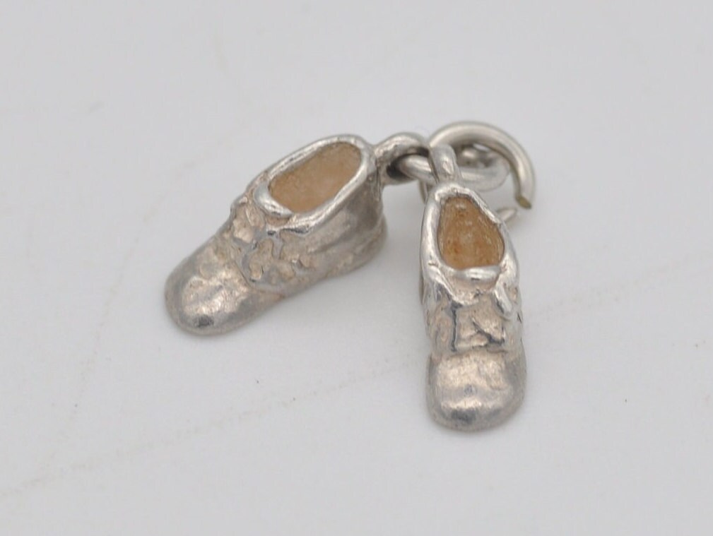 Vintage Silver Pair of Boots Charm / Pendant - Shoes / Walking / Charm Bracelet