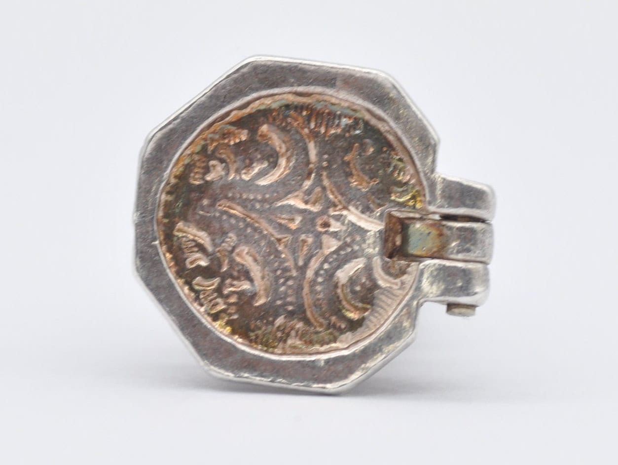 Vintage Silver Pagoda Opening Charm / Pendant - Buddha / Praying / Monk / Sterling Silver / Charm Bracelet