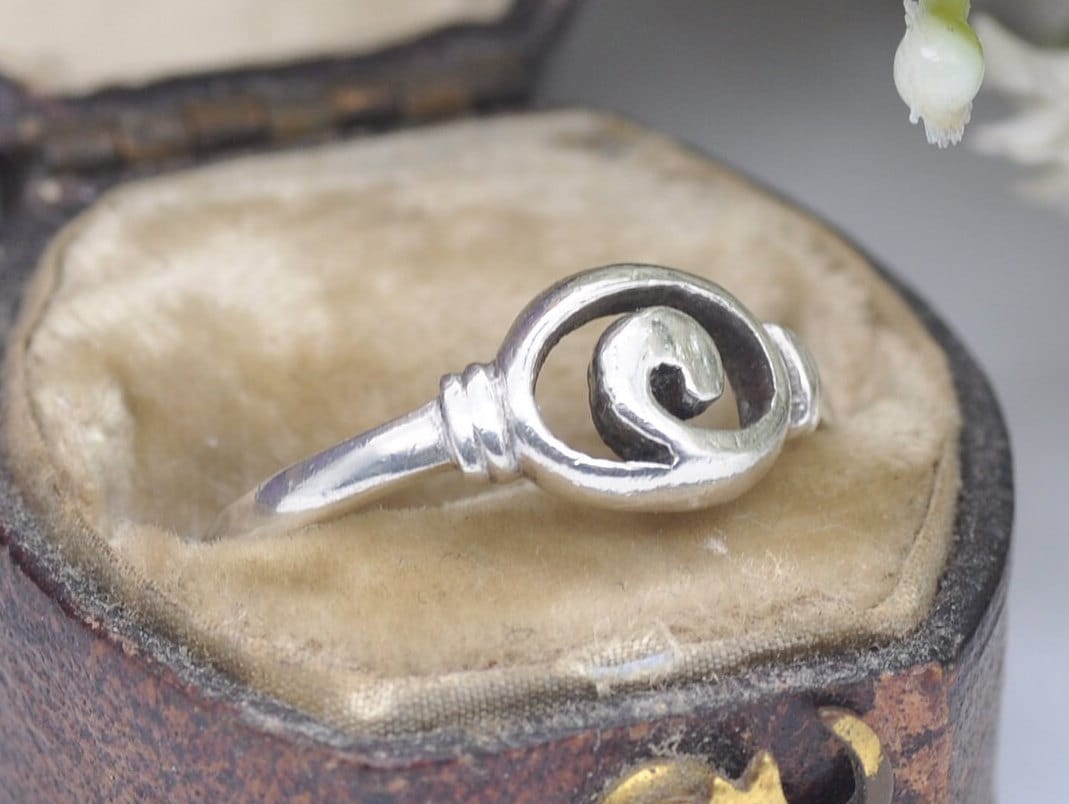 Vintage Sterling Silver Wave Ring