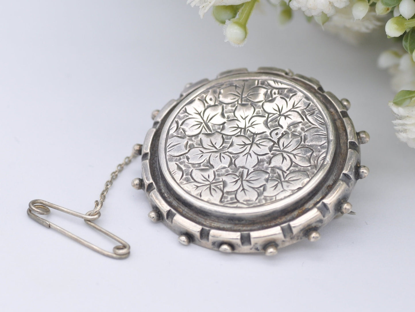 Antique Victorian Sterling Silver Foliate Brooch - Victorian Aesthetic / Detailed / 925 / Pin / Safety Chain / Etching / Engraving / Circle