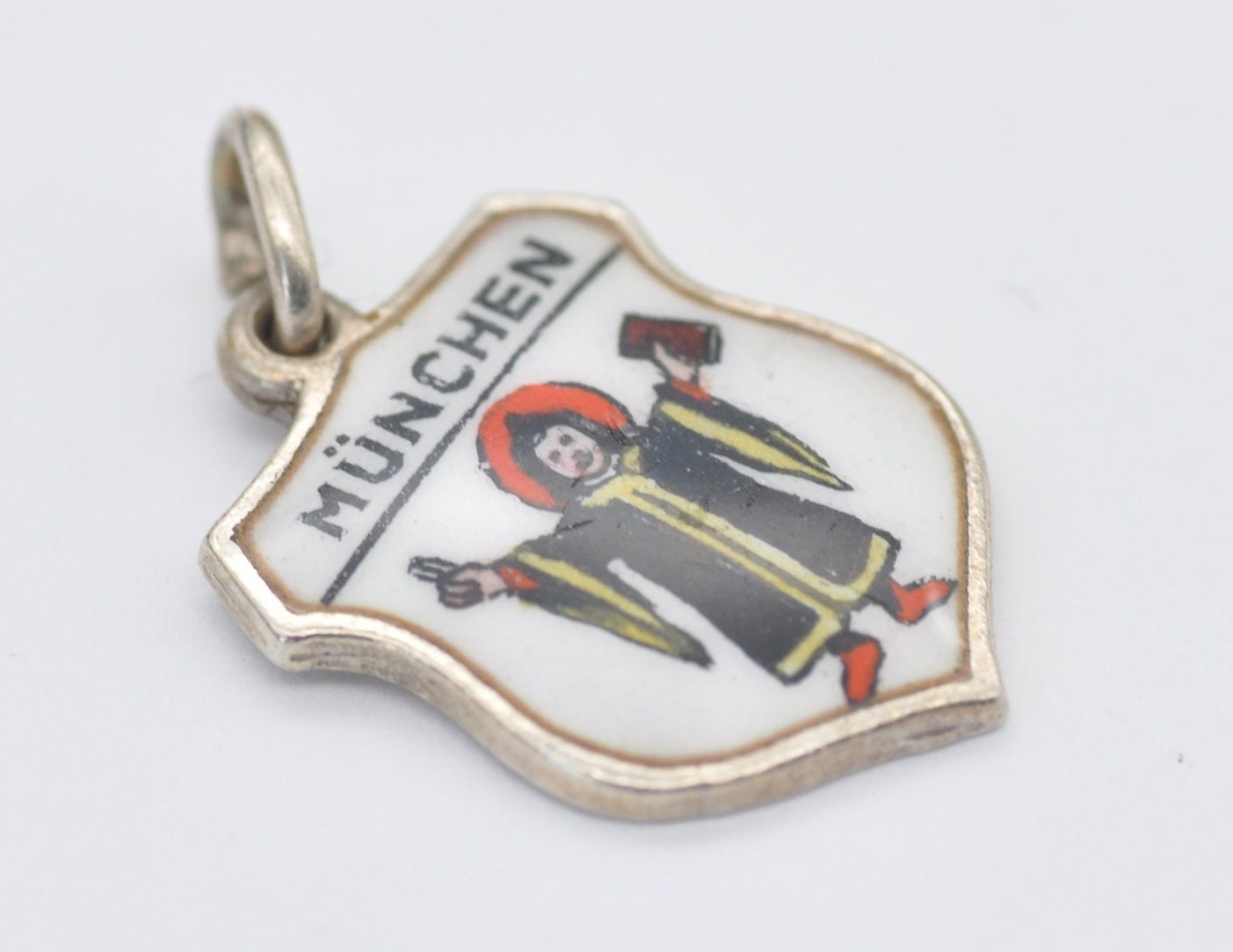 Vintage Silver München Enamel Souvenir Shield Charm / Pendant - German / Germany / Munich / Tourist / Charm Bracelet / Scrap Book