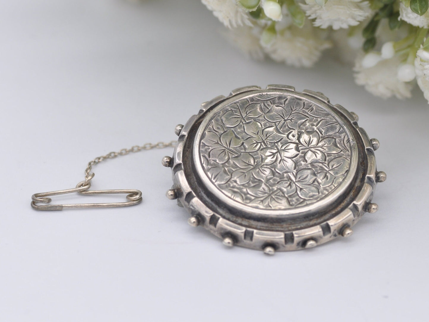 Antique Victorian Sterling Silver Foliate Brooch - Victorian Aesthetic / Detailed / 925 / Pin / Safety Chain / Etching / Engraving / Circle