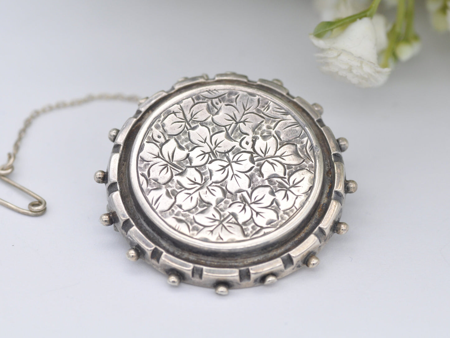 Antique Victorian Sterling Silver Foliate Brooch - Victorian Aesthetic / Detailed / 925 / Pin / Safety Chain / Etching / Engraving / Circle