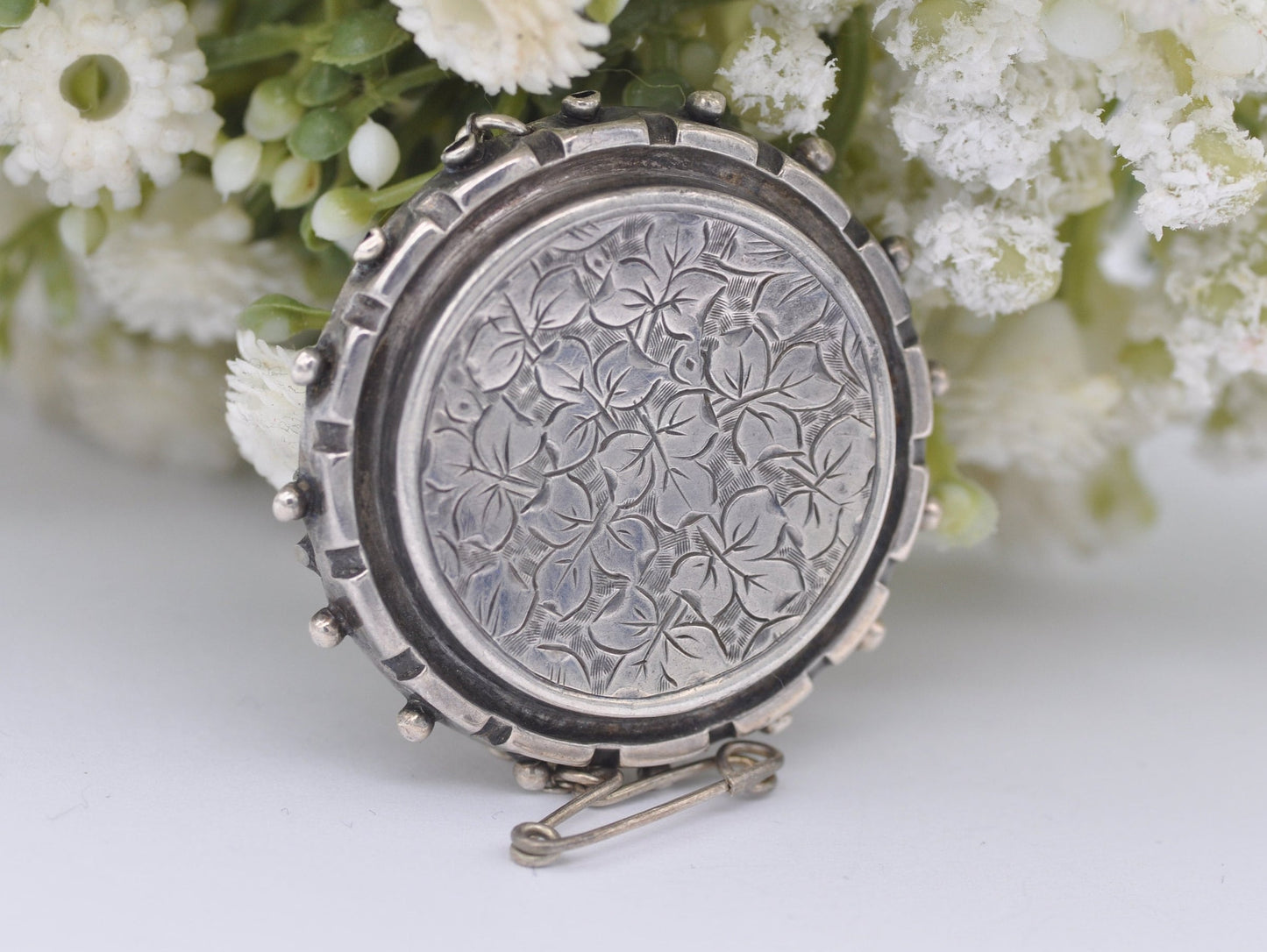 Antique Victorian Sterling Silver Foliate Brooch - Victorian Aesthetic / Detailed / 925 / Pin / Safety Chain / Etching / Engraving / Circle