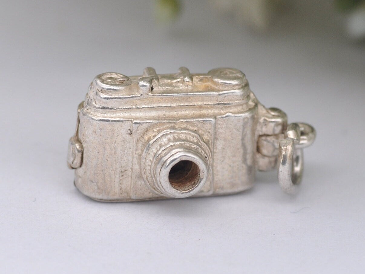 Vintage Sterling Silver Opening Camera Charm / Pendant - Opening to a Bird / Articulated / Hinge / Photography / Charm Bracelet