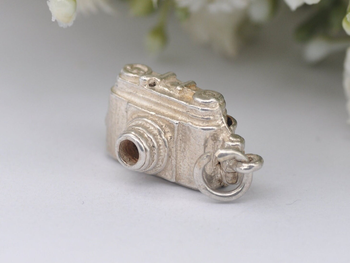 Vintage Sterling Silver Opening Camera Charm / Pendant - Opening to a Bird / Articulated / Hinge / Photography / Charm Bracelet