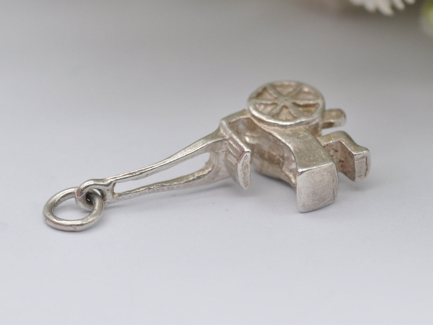Vintage Silver Carriage Charm / Pendant - Travel / Detailed / Charm Bracelet