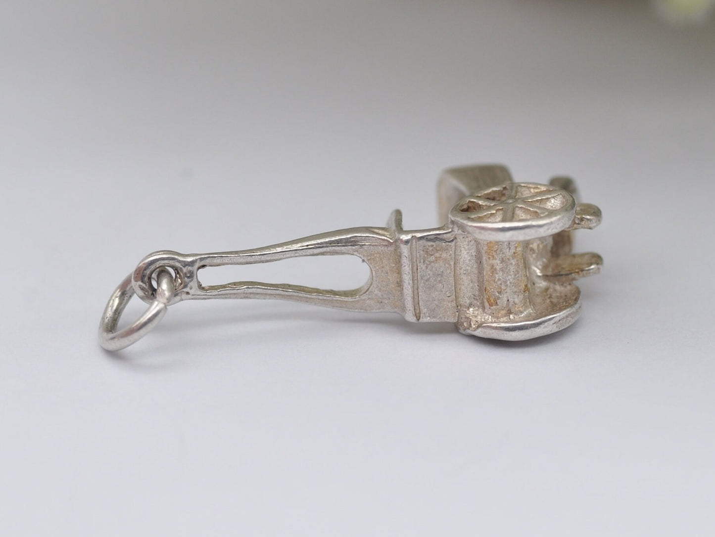 Vintage Silver Carriage Charm / Pendant - Travel / Detailed / Charm Bracelet