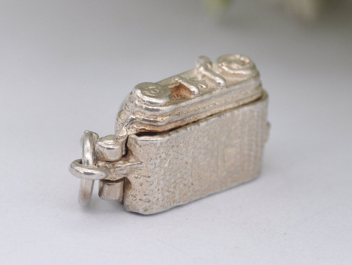 Vintage Sterling Silver Opening Camera Charm / Pendant - Opening to a Bird / Articulated / Hinge / Photography / Charm Bracelet