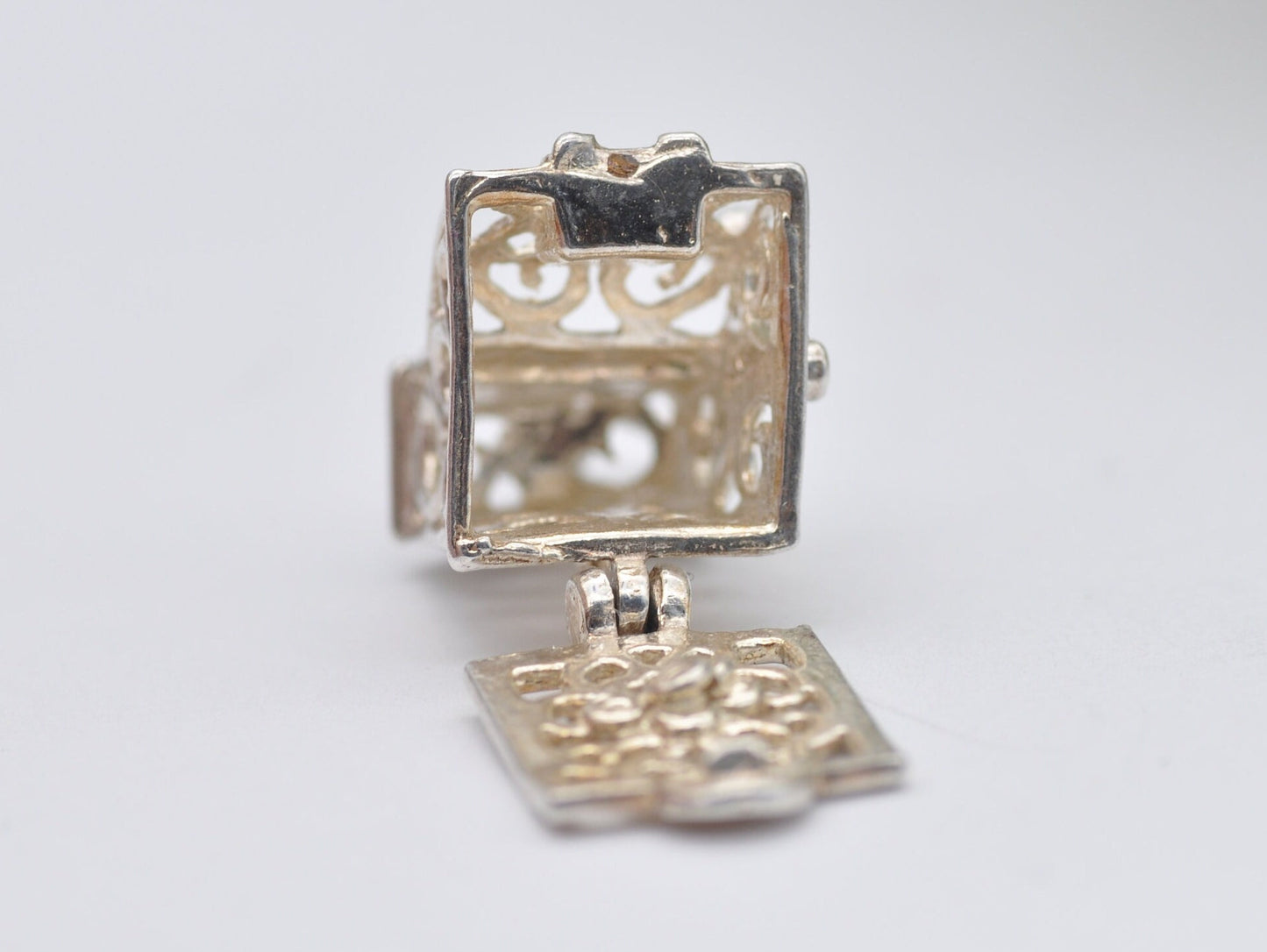 Vintage Silver Slot Machine Opening Charm / Pendant - Coins / Articulated / Gambling / Hinge / Money / Interesting / Charm Bracelet