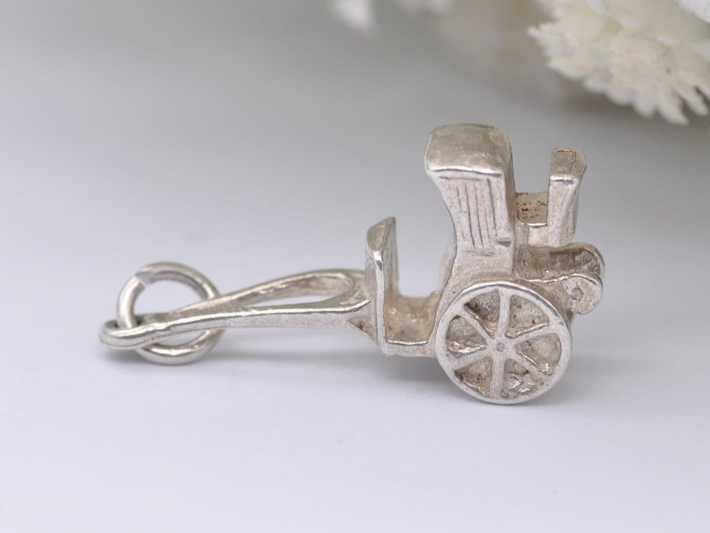 Vintage Silver Carriage Charm / Pendant - Travel / Detailed / Charm Bracelet