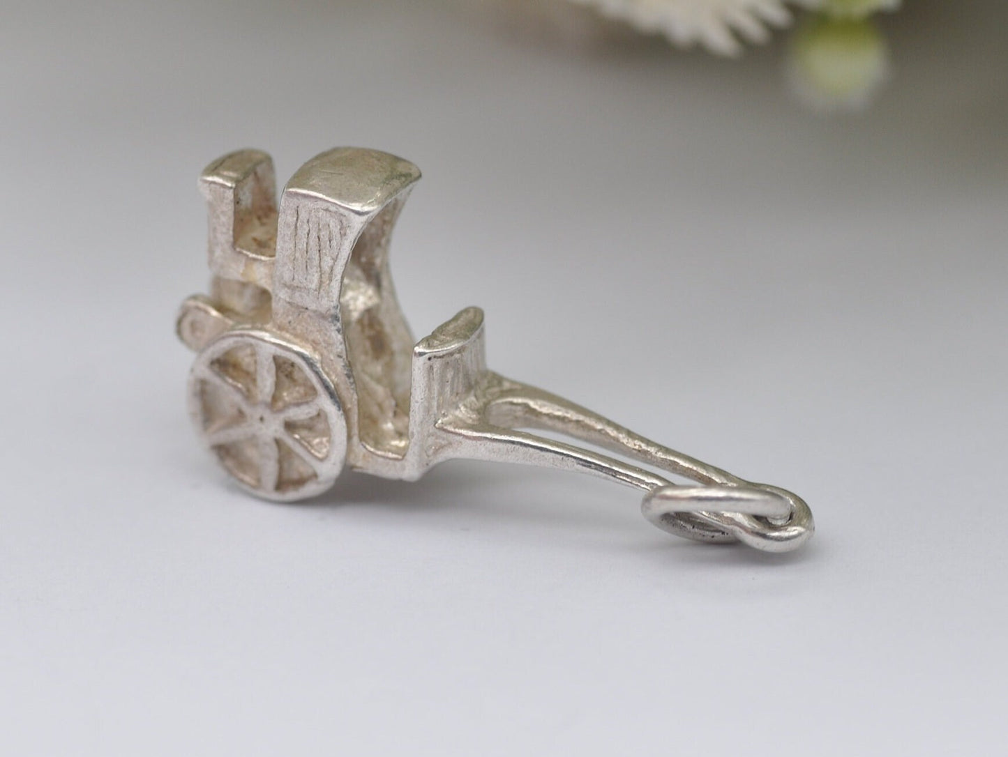 Vintage Silver Carriage Charm / Pendant - Travel / Detailed / Charm Bracelet