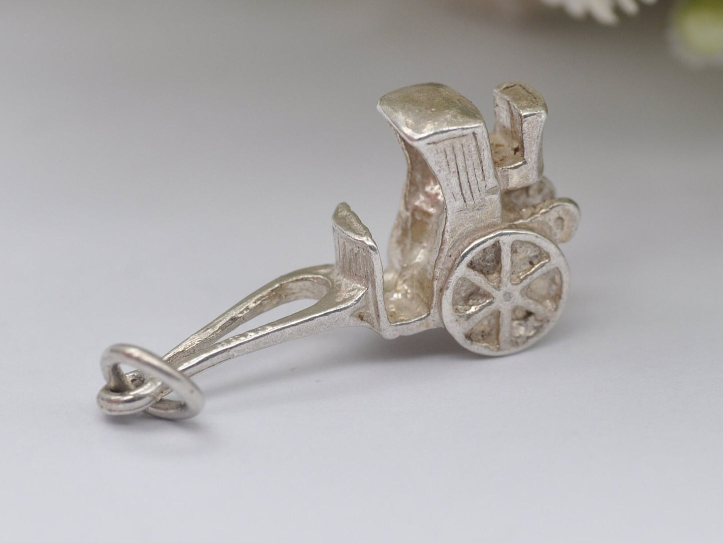 Vintage Silver Carriage Charm / Pendant - Travel / Detailed / Charm Bracelet