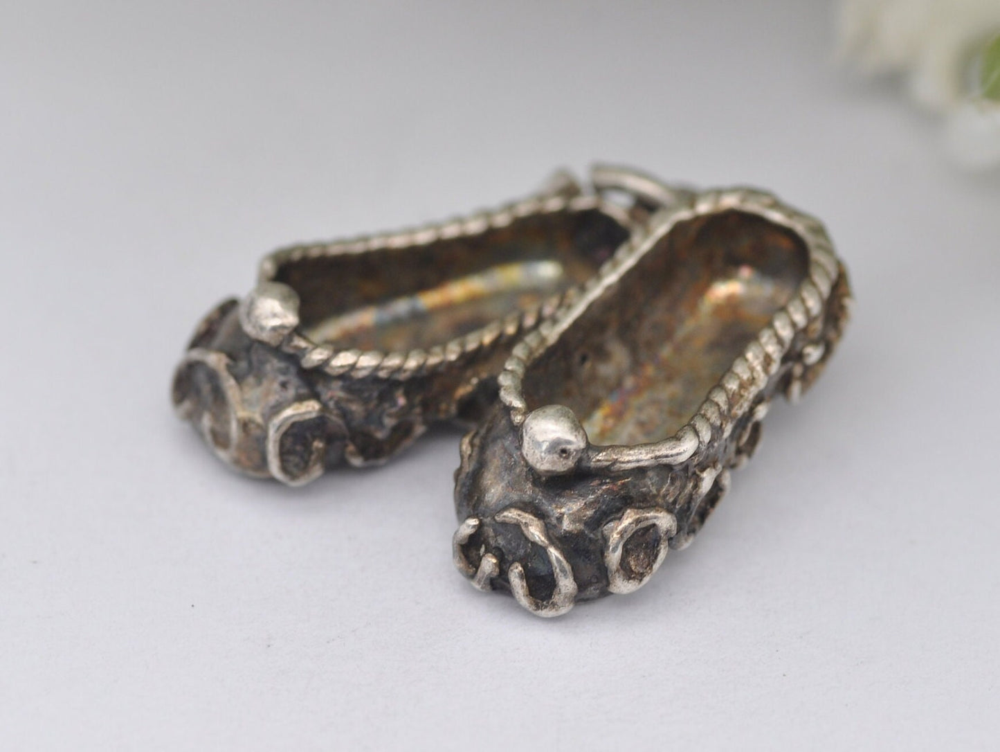 Vintage Silver Pair of Slippers Charm / Pendant - Detailed / Ornate / Shoes / Charm Bracelet