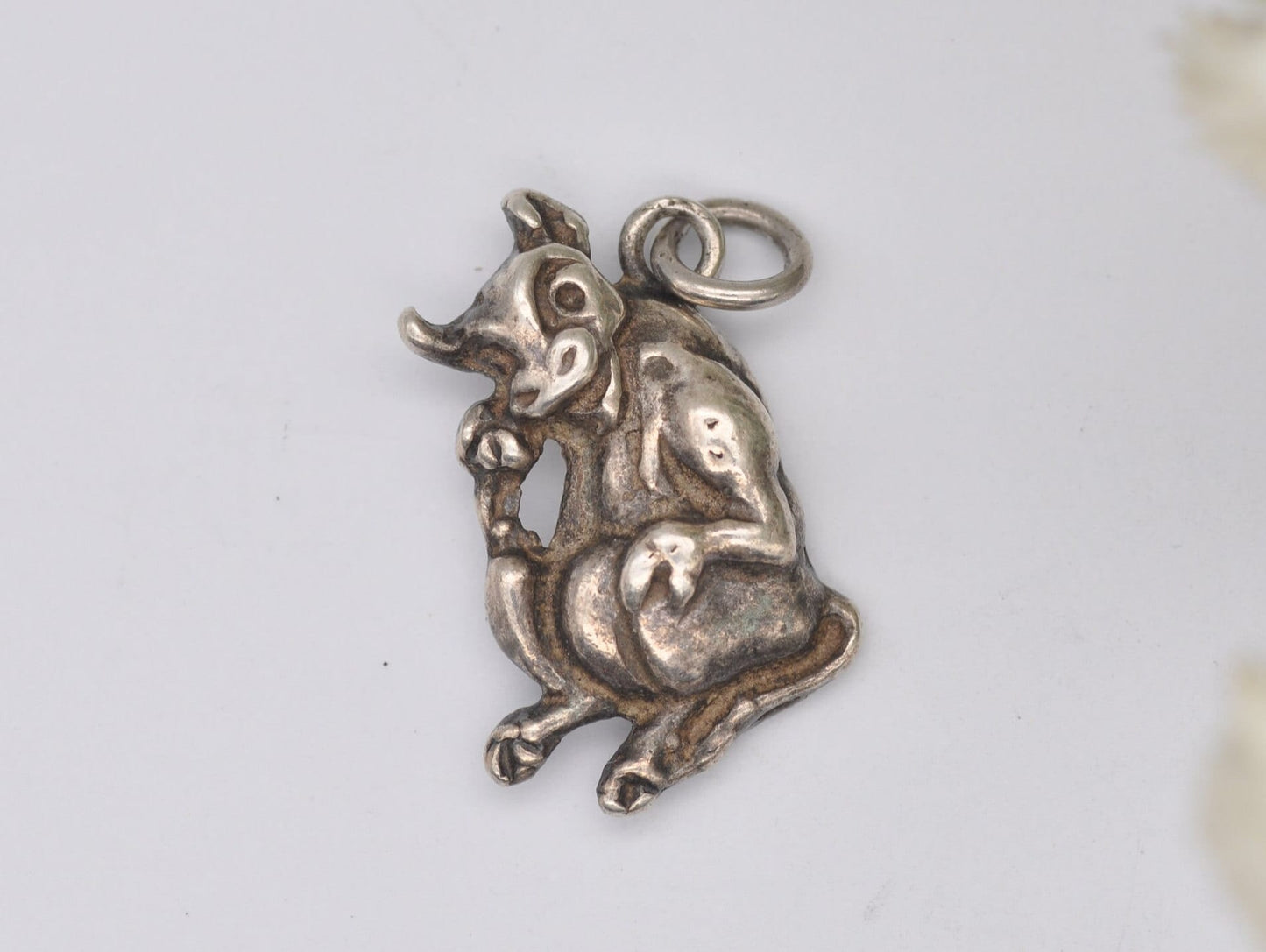 Vintage Silver Cow Charm / Pendant - Animal | Farm | Sitting | Interesting | Charm Bracelet