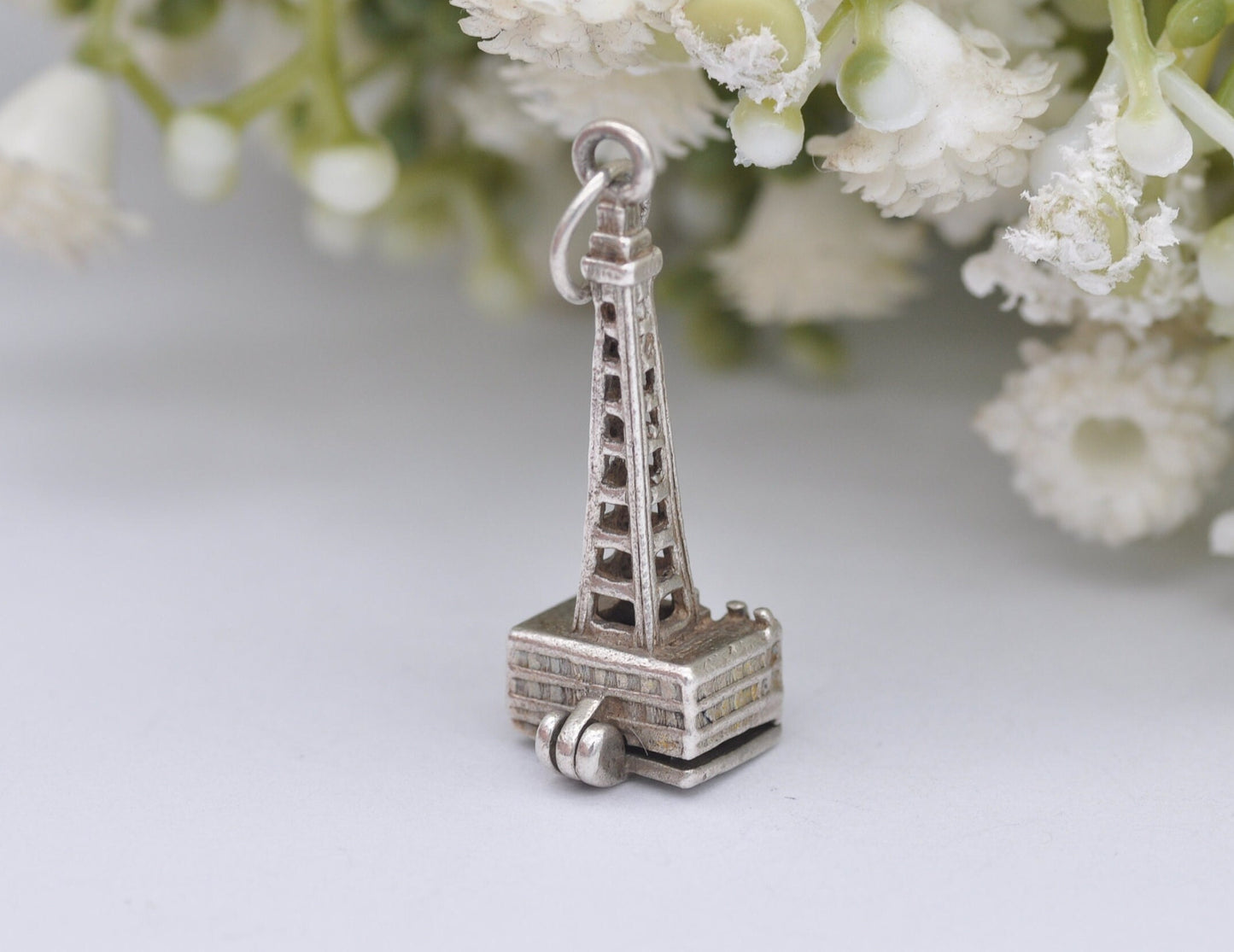 Vintage Sterling Silver Opening Blackpool Tower Charm / Pendant - Light Bulb / Articulated / Tourist / Holiday / Charm Bracelet