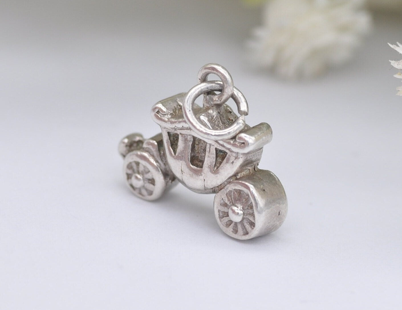 Vintage Sterling Silver Carriage Charm / Pendant - Royal / Small / Queen / King / Coronation / Charm Bracelet