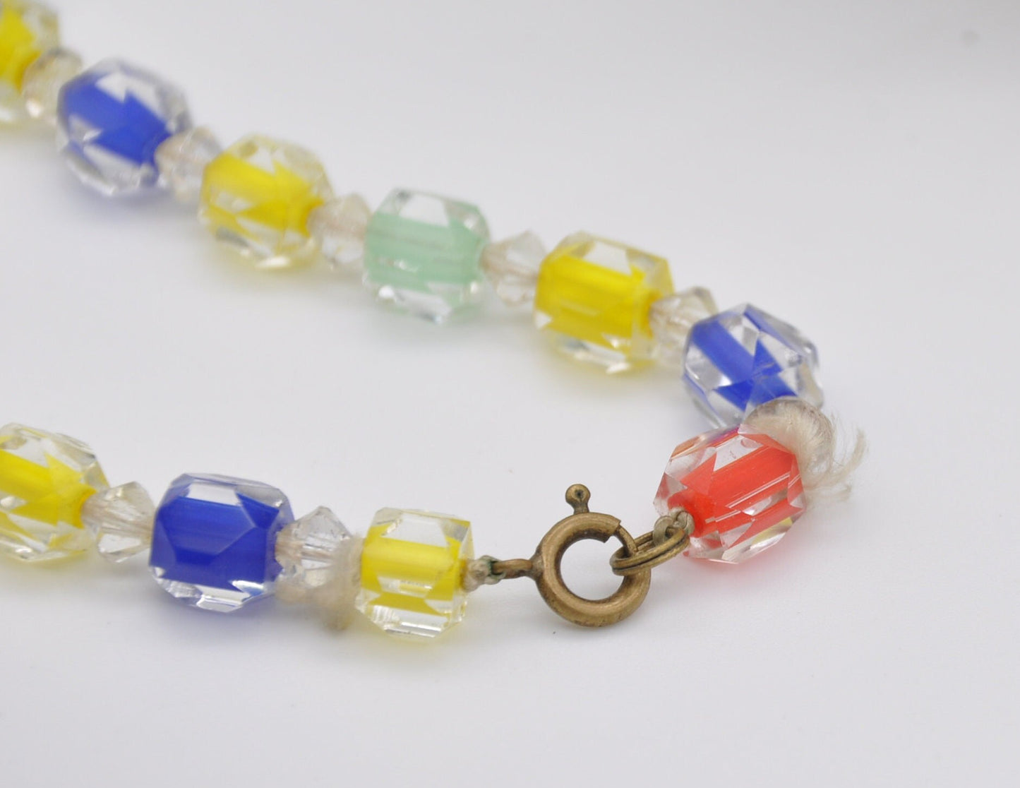 Vintage Art Deco Harlequin Glass Bead Necklace - Red, Yellow, Blue, Green / Faceted Glass / Alternating Colours / Graduated Beaded Necklace