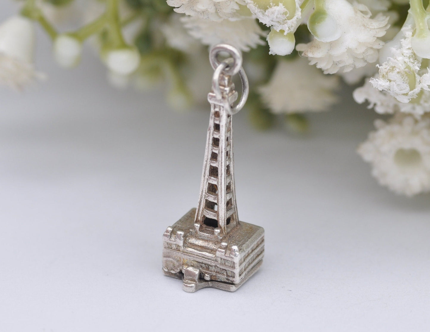 Vintage Sterling Silver Opening Blackpool Tower Charm / Pendant - Light Bulb / Articulated / Tourist / Holiday / Charm Bracelet