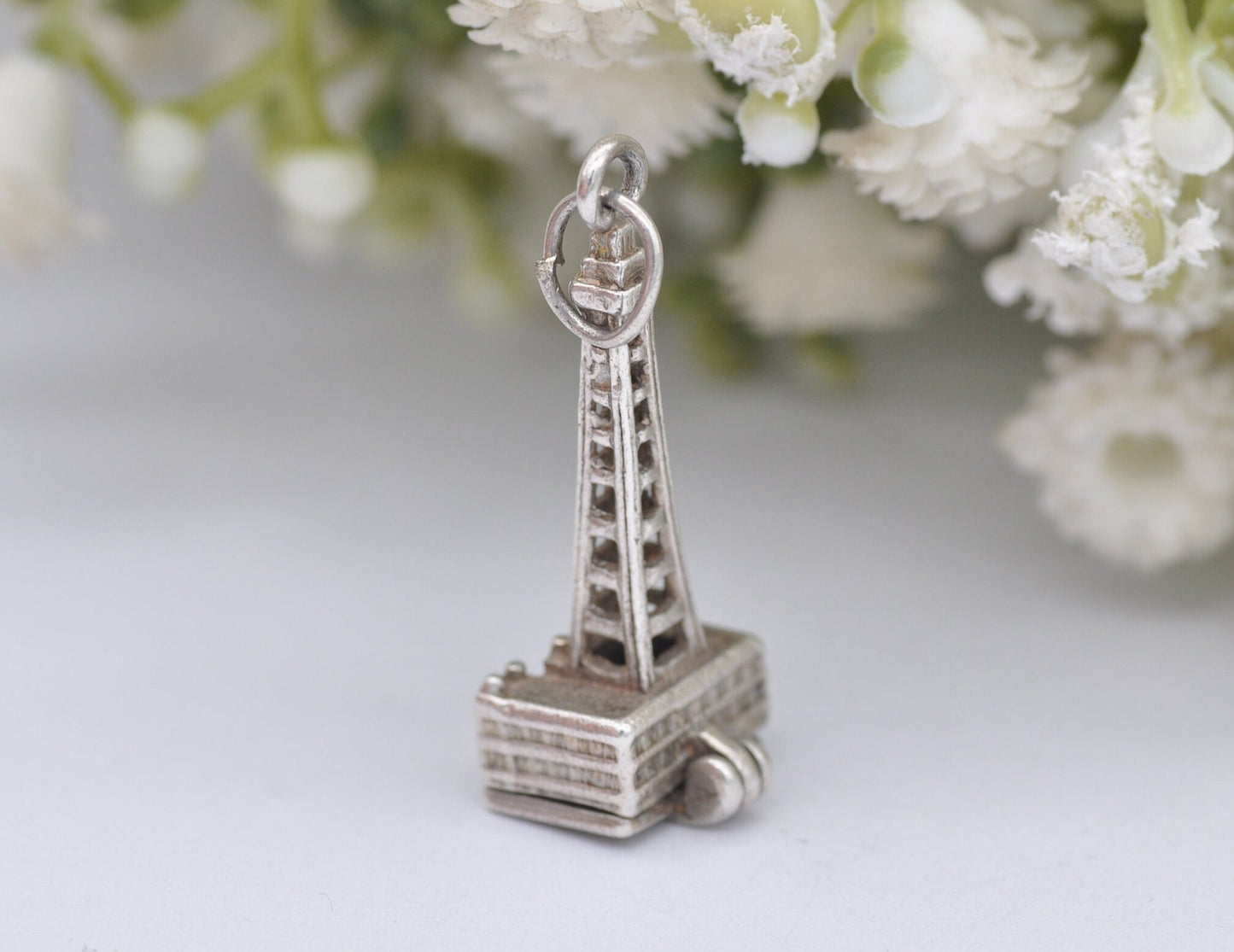 Vintage Sterling Silver Opening Blackpool Tower Charm / Pendant - Light Bulb / Articulated / Tourist / Holiday / Charm Bracelet