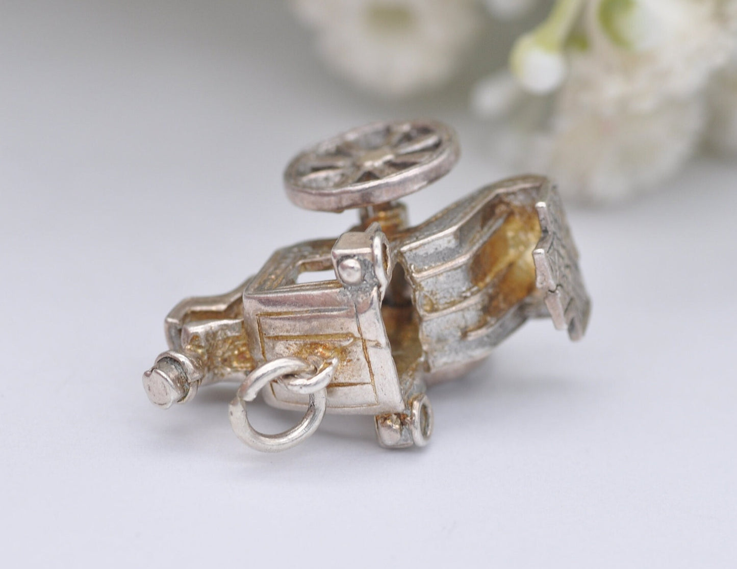 Vintage Silver Carriage Charm / Pendant - Spinning Wheels / Large / Man / Travel / Detailed / Charm Bracelet