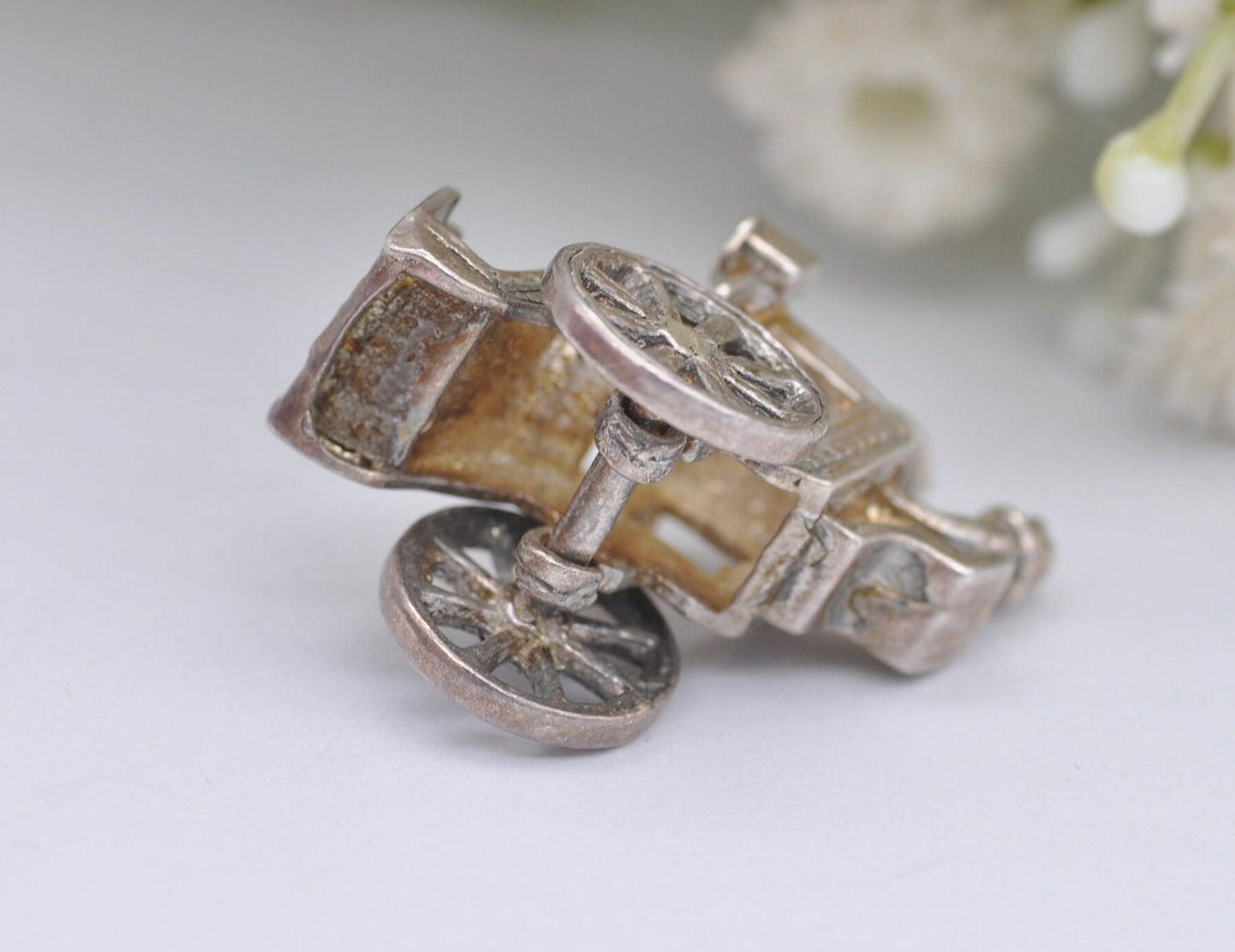Vintage Silver Carriage Charm / Pendant - Spinning Wheels / Large / Man / Travel / Detailed / Charm Bracelet
