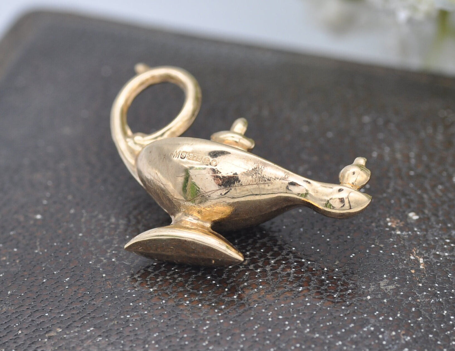 Vintage 9ct Gold Lamp Charm - Genie / Magic Lamp / Aladdin / Detailed / Solid Gold