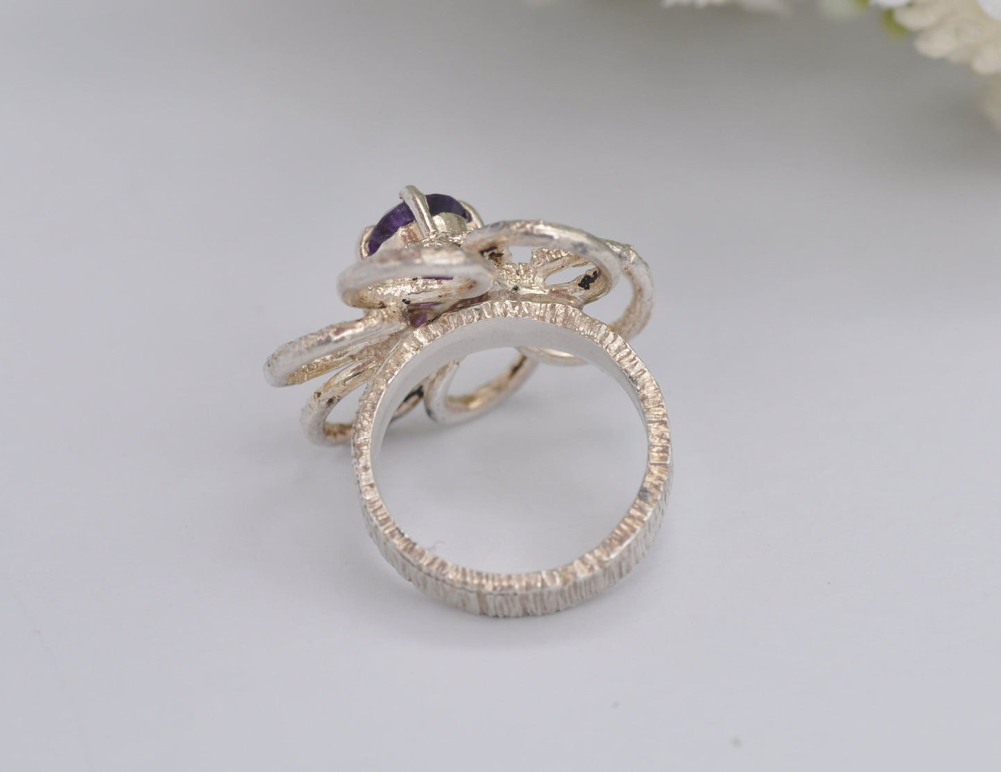 Silver Amethyst Flower Ring - 1975 Mid-Century Modernist / Deep Purple Gemstone / Floral Statement / Chunky / UK Size - H / US Size - 3 3/4