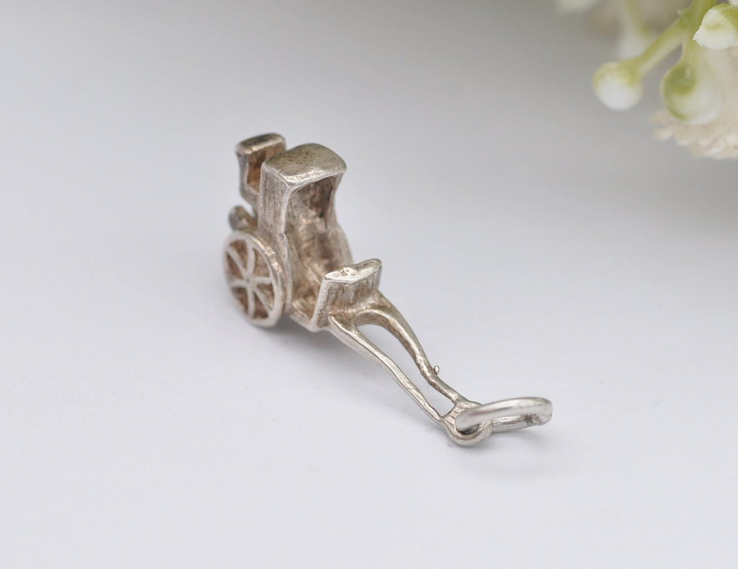 Vintage Silver Carriage Charm / Pendant - Travel / Detailed / Charm Bracelet