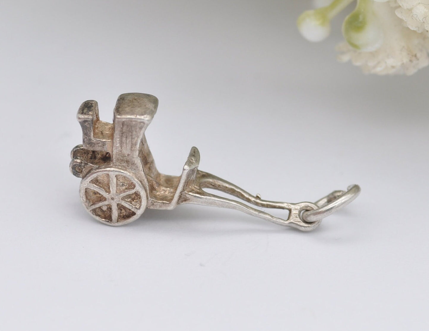 Vintage Silver Carriage Charm / Pendant - Travel / Detailed / Charm Bracelet