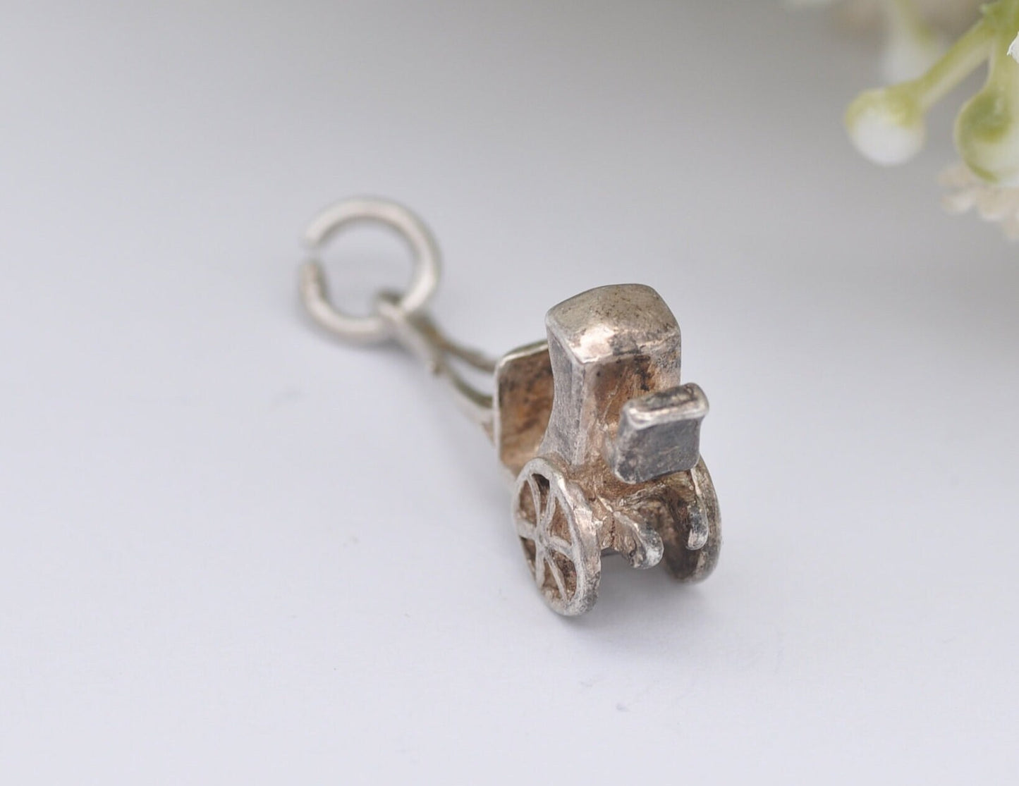 Vintage Silver Carriage Charm / Pendant - Travel / Detailed / Charm Bracelet