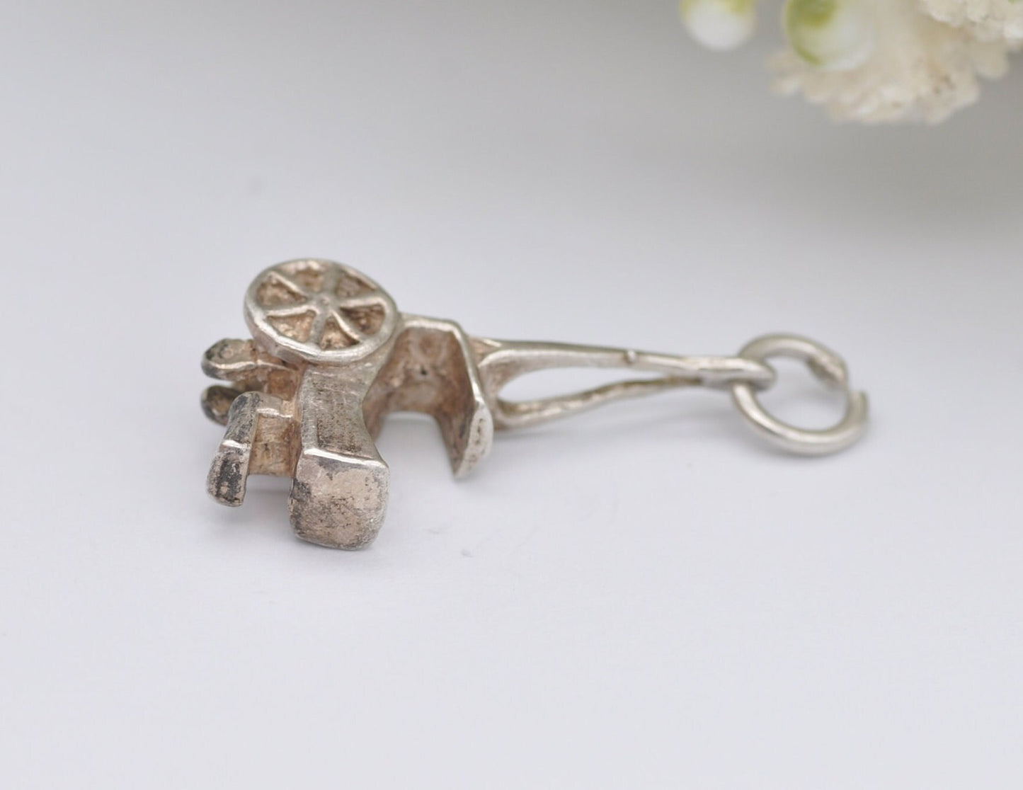 Vintage Silver Carriage Charm / Pendant - Travel / Detailed / Charm Bracelet