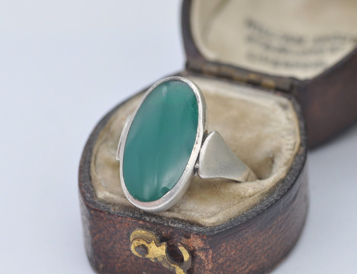 Sterling Silver & Chrysoprase Ring Vintage - Large Oval / Mid-Century Modernist Ring / 925 / Cabochon / UK Size - L 1/2 / US Size - 6