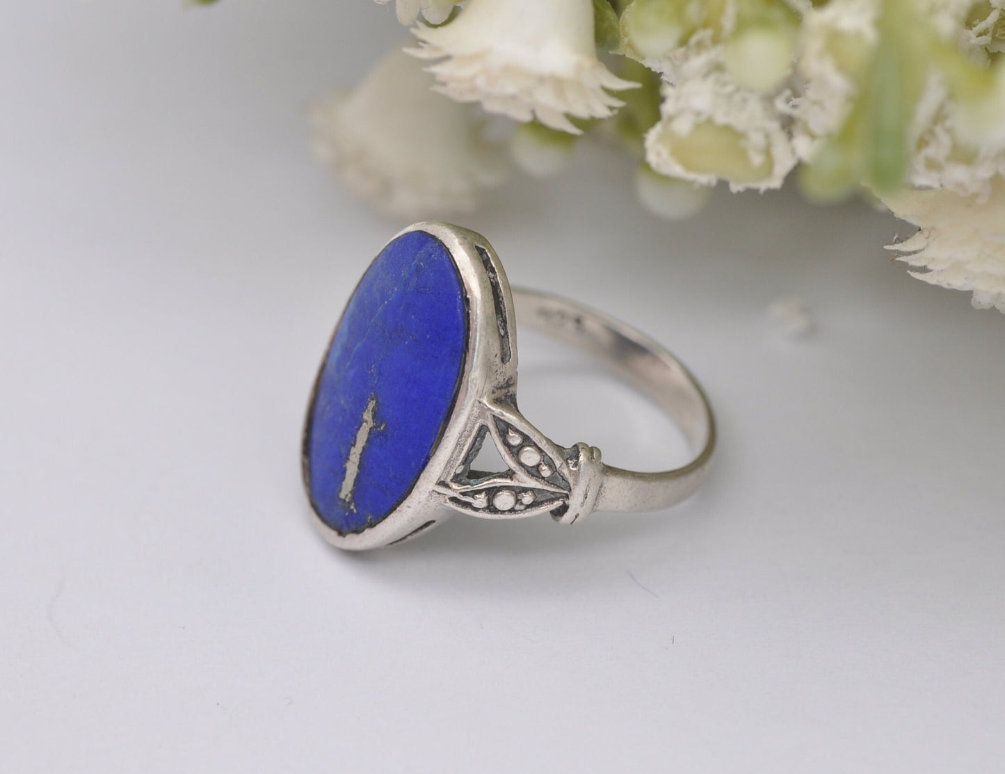 Silver Lapis Lazuli Ring Vintage - Oval Stone / Blue and Gold Stone Ring / 925 Sterling / Smooth Cabochon / UK Size - L / US Size - 5 3/4