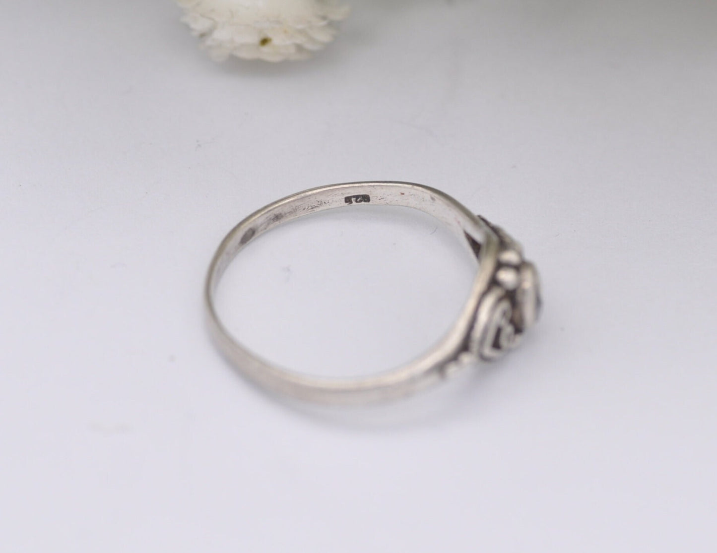 Vintage Sterling Silver Yin and Yang Ring - Vintage / Detailed Shoulders / Unisex Ornate / Black & White / UK Size - O 1/2 / US Size - 7 1/2