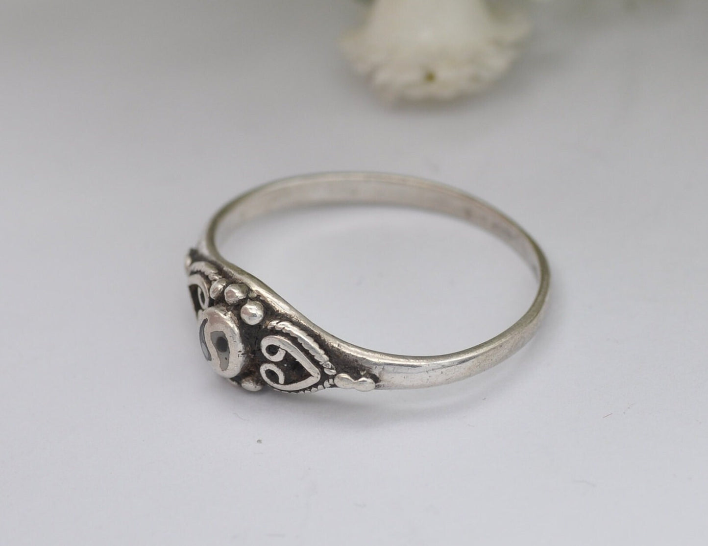 Vintage Sterling Silver Yin and Yang Ring - Vintage / Detailed Shoulders / Unisex Ornate / Black & White / UK Size - O 1/2 / US Size - 7 1/2