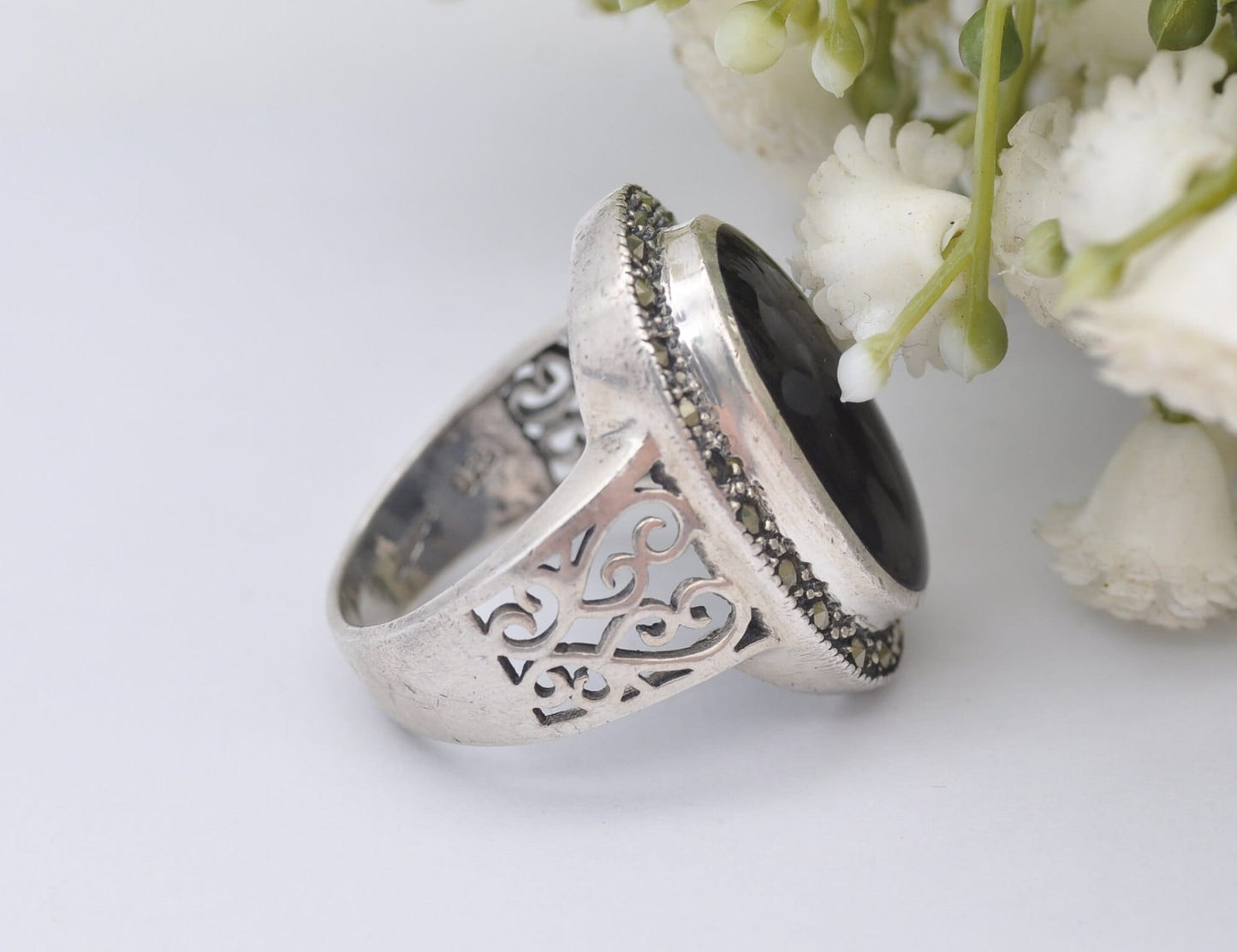 Silver Onyx and Marcasite Ring - Vintage Sterling Silver / Openwork Shoulders / Chunky Oval / Art Deco Style / UK Size - P 1/2 / US Size - 8