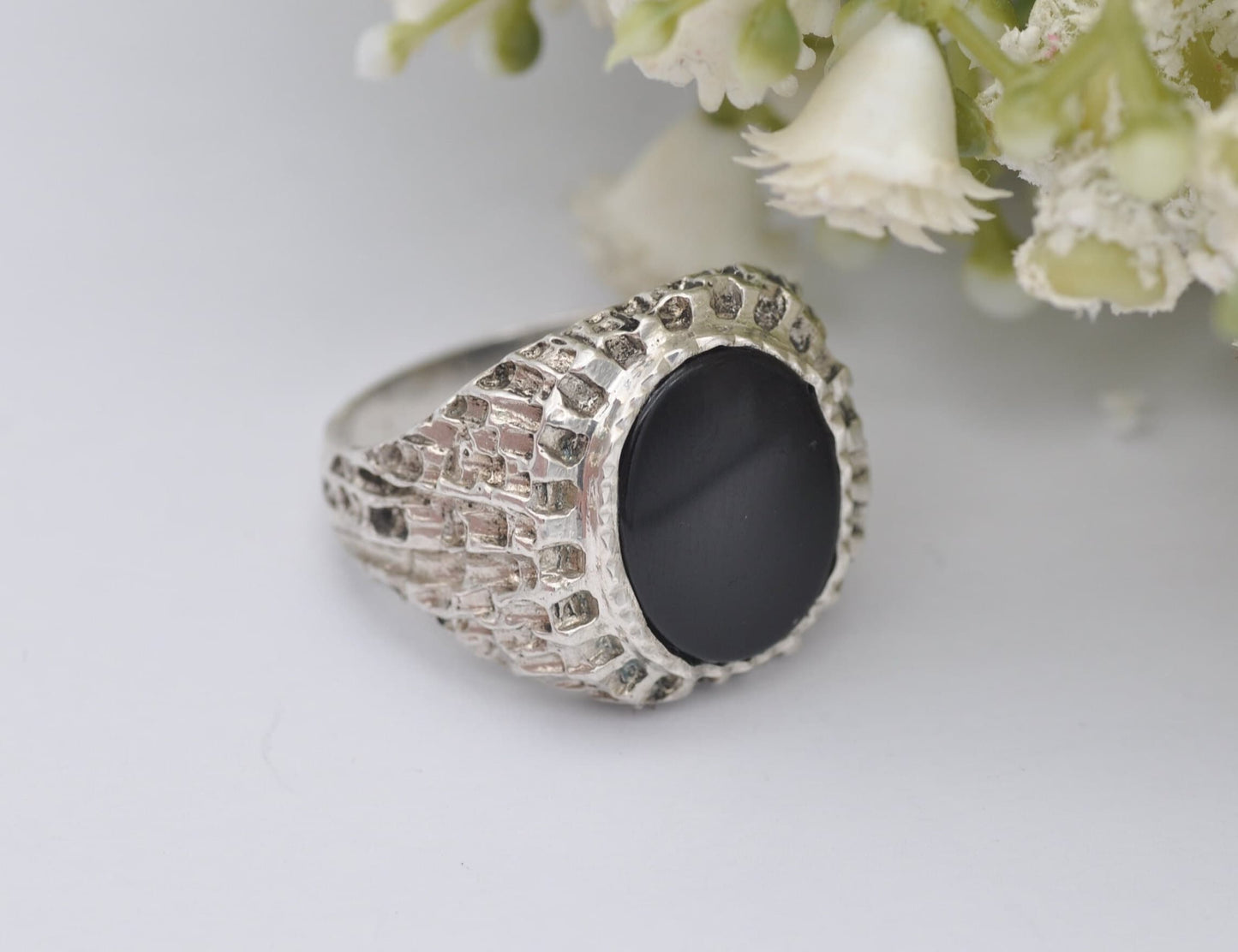 Vintage Brutalist Silver & Onyx Ring - 925 Sterling Silver / Statement Signet / 1950s Mid-Century / Textured / UK Size - R / US Size - 8 1/2