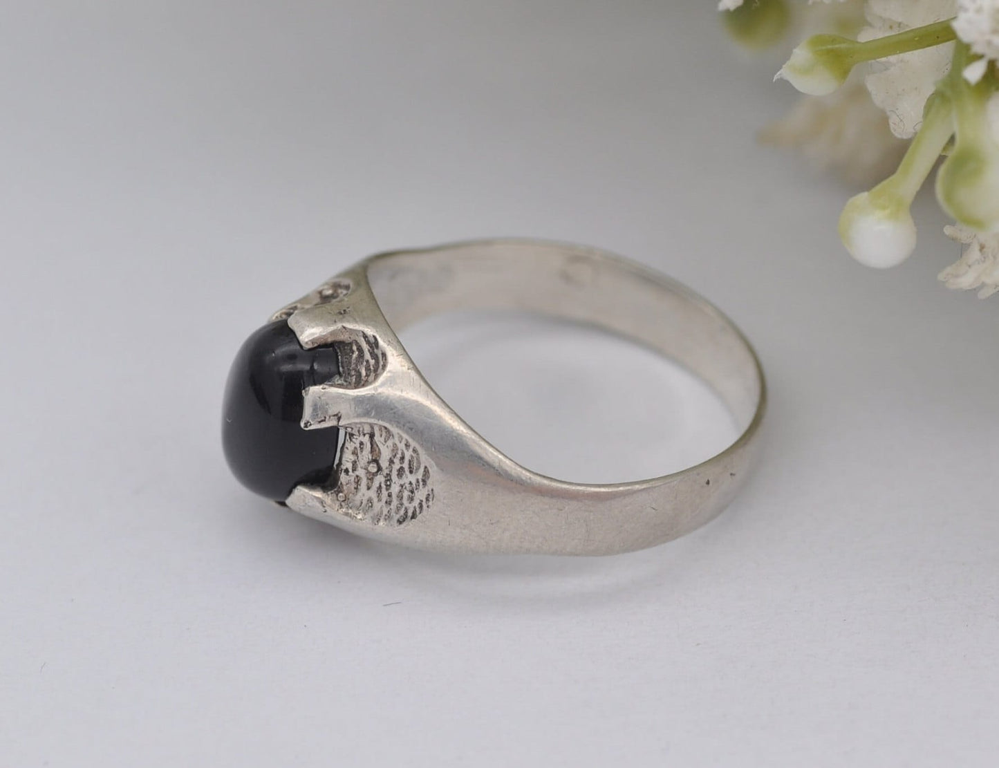 Vintage Mid-Century Sterling Silver & Onyx Ring - UK Size - O / US Size - 7 1/4