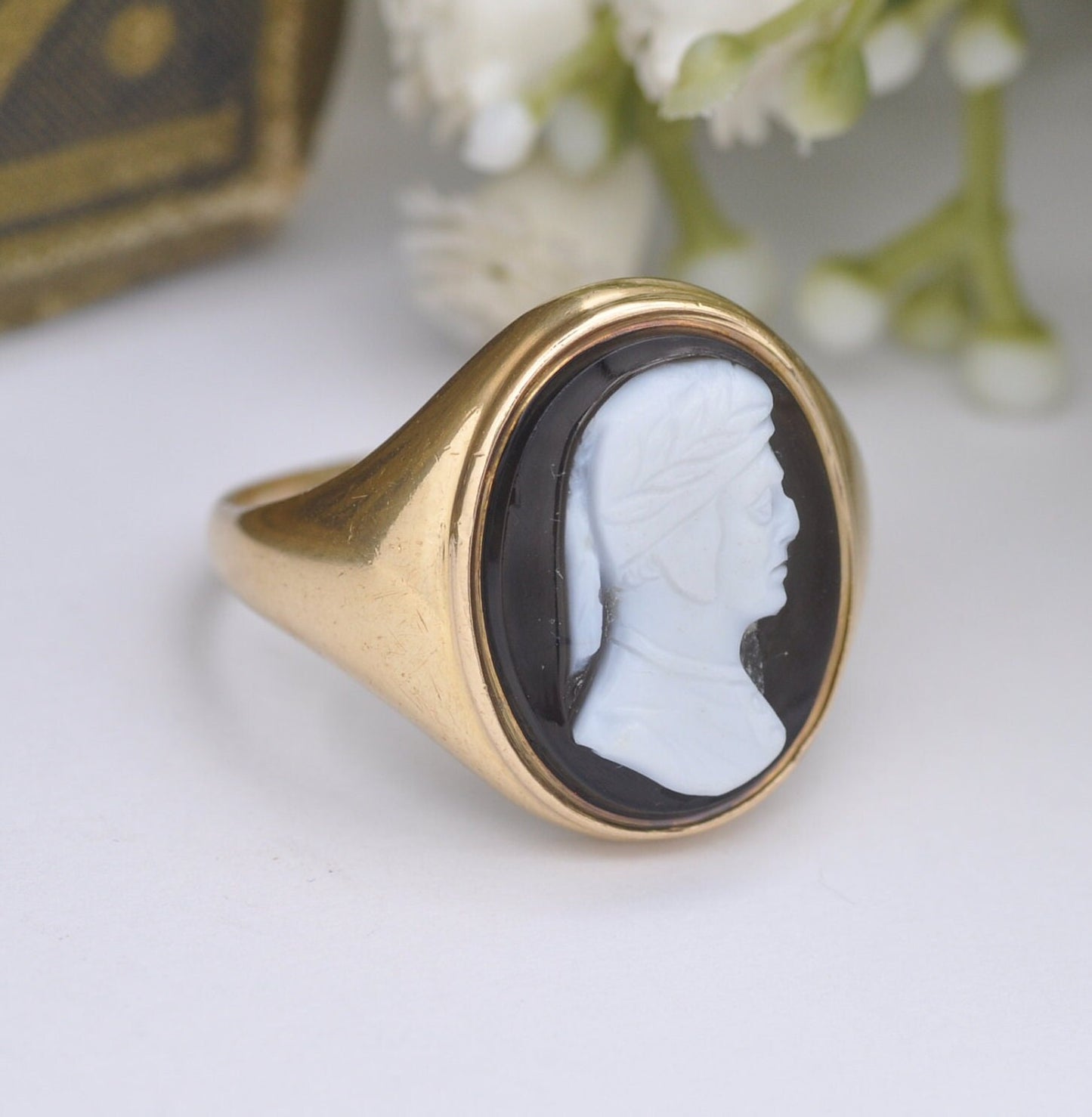 Antique 18ct Gold Onyx Cameo Signet Ring with Dante Portrait