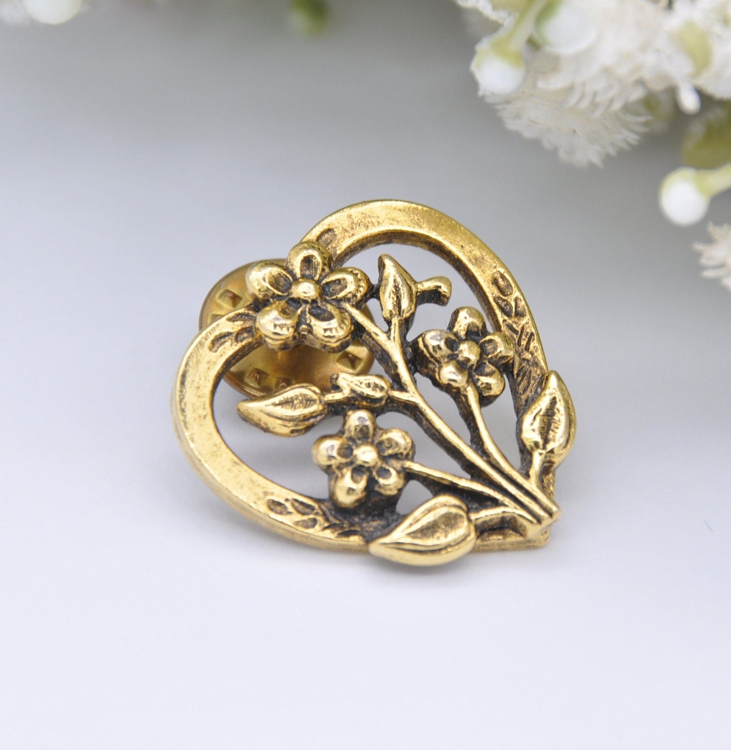 Vintage Camco Gold Tone Flower Pin Brooch