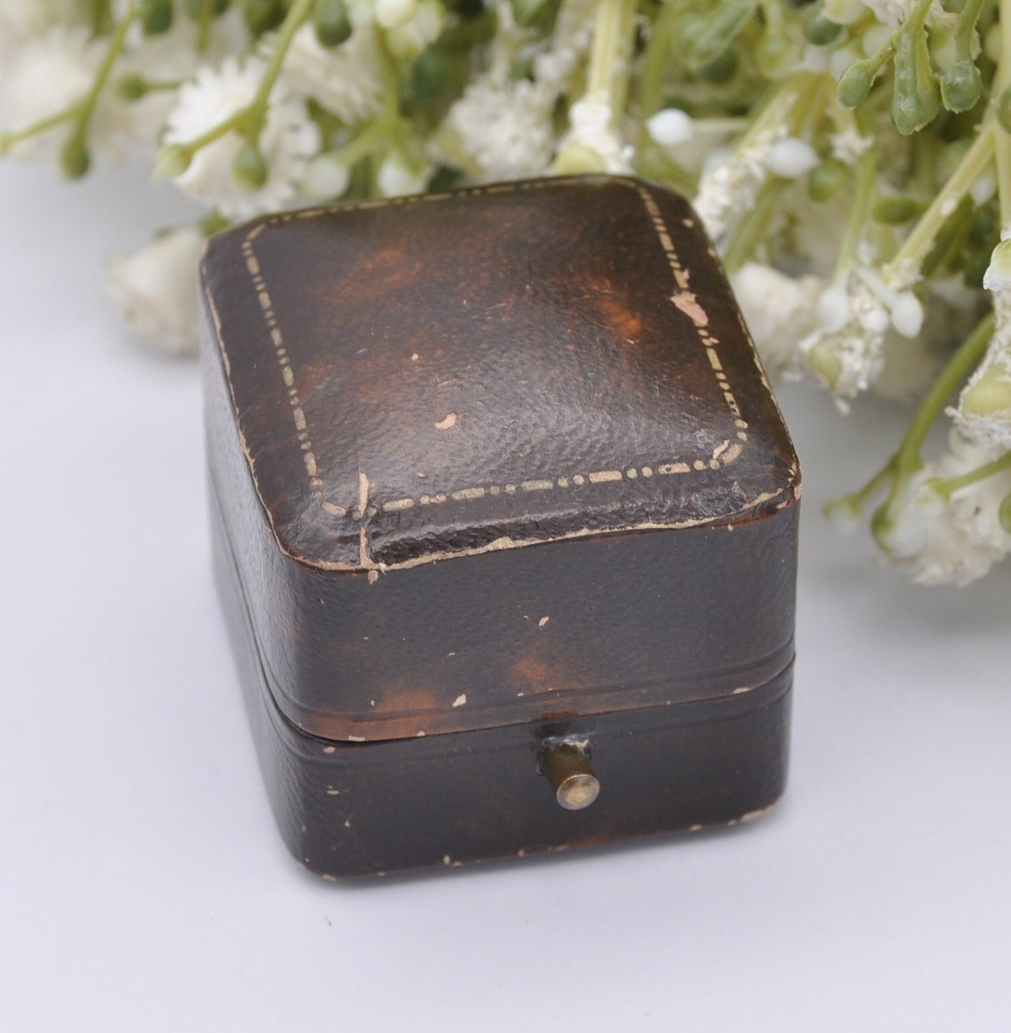 Vintage Leather Ring Box - W. Hinds London Jewellers | Silk and Velvet Lined