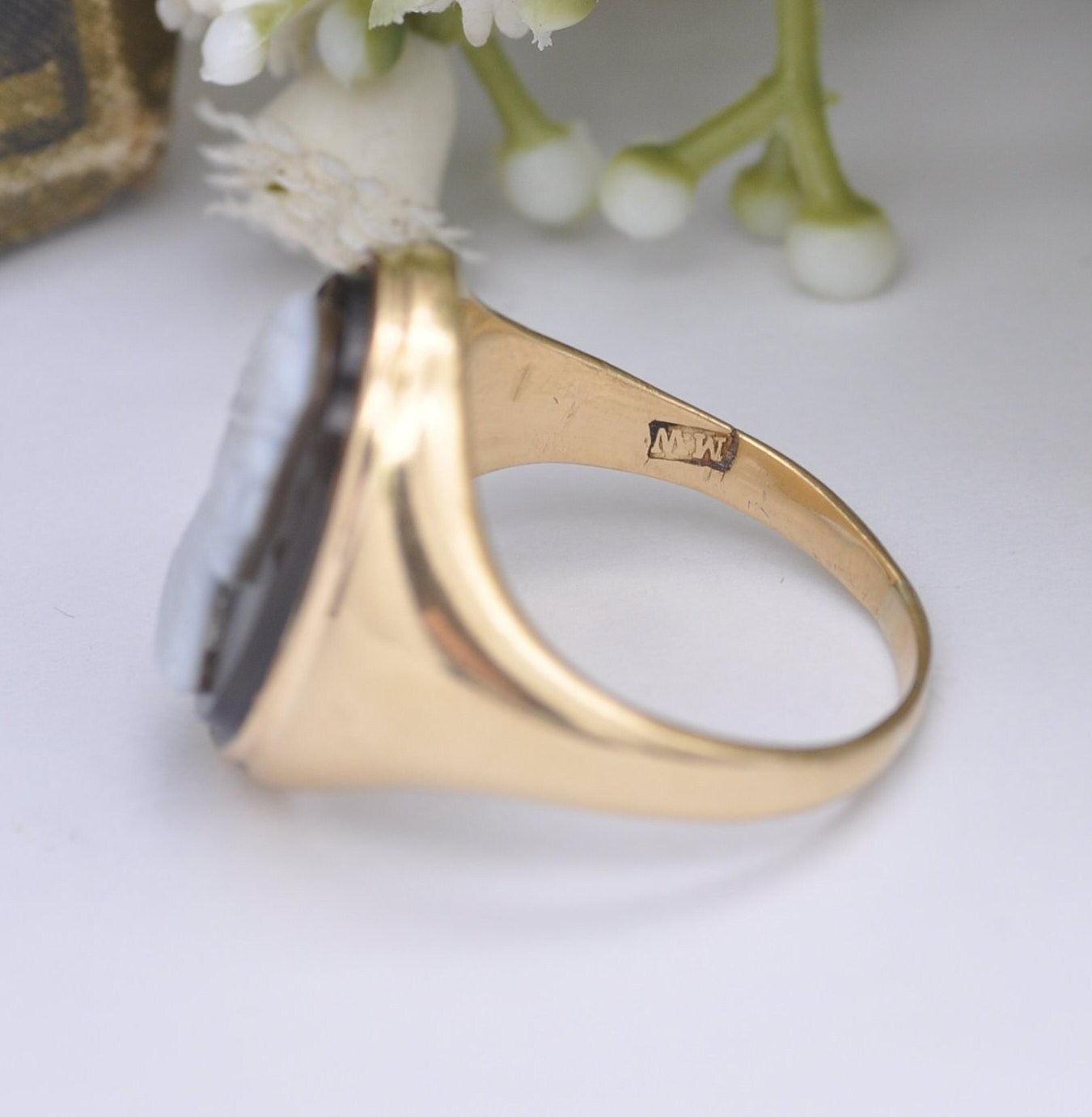Antique 18ct Gold Onyx Cameo Signet Ring with Dante Portrait