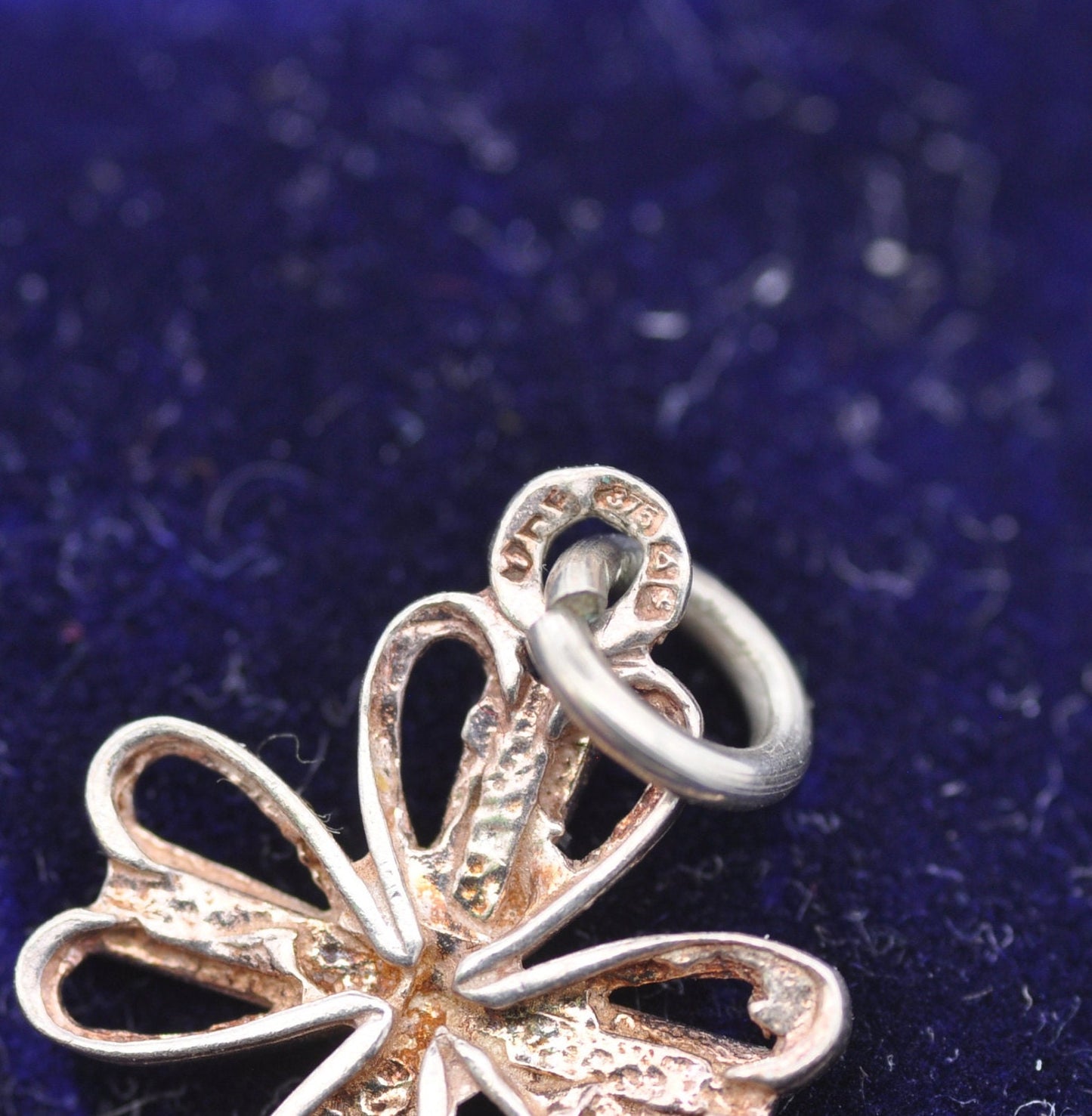 Vintage 9ct White Gold Cross Pendant with Diamond Cut Design