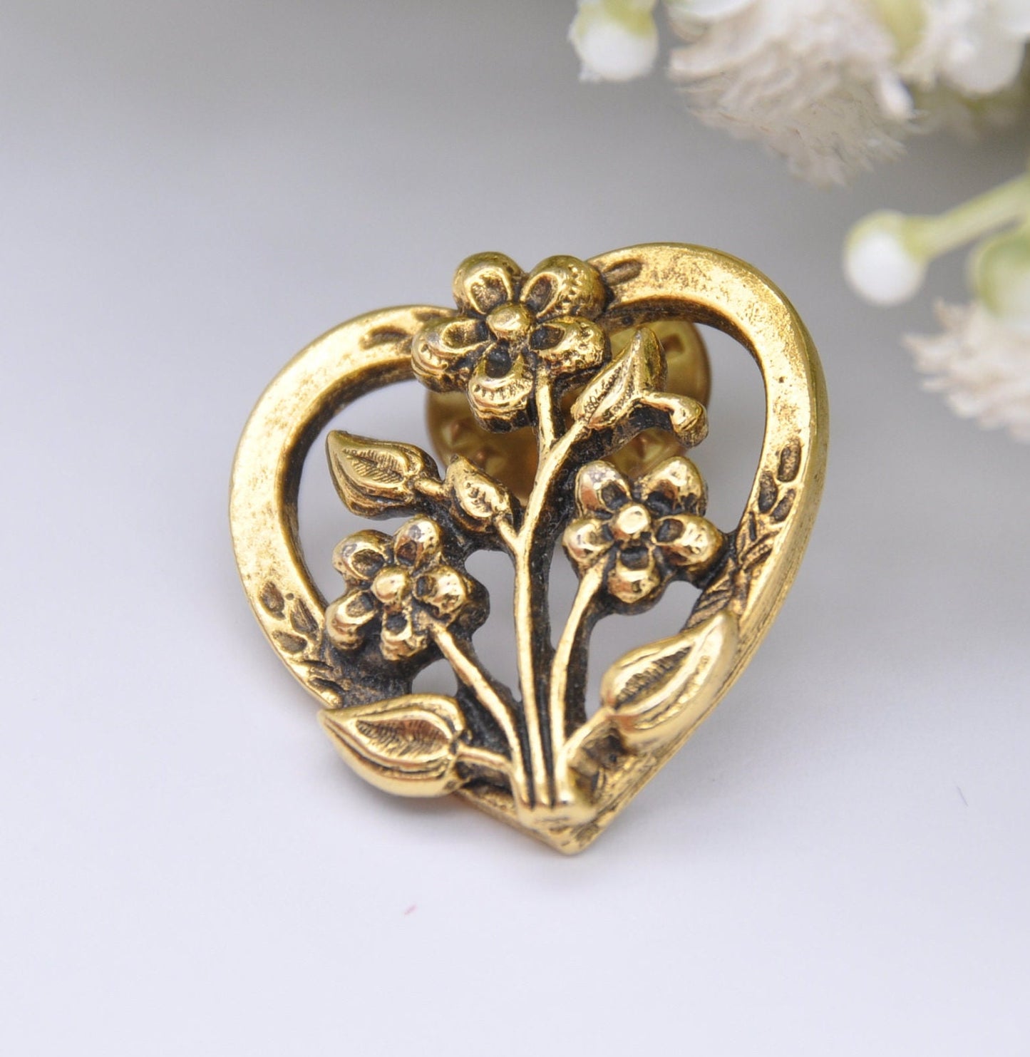 Vintage Camco Gold Tone Flower Pin Brooch