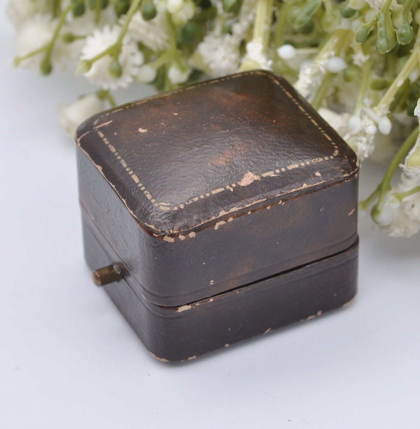 Vintage Leather Ring Box - W. Hinds London Jewellers | Silk and Velvet Lined