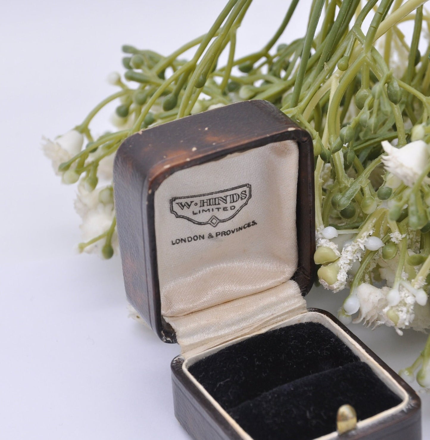 Vintage Leather Ring Box - W. Hinds London Jewellers | Silk and Velvet Lined