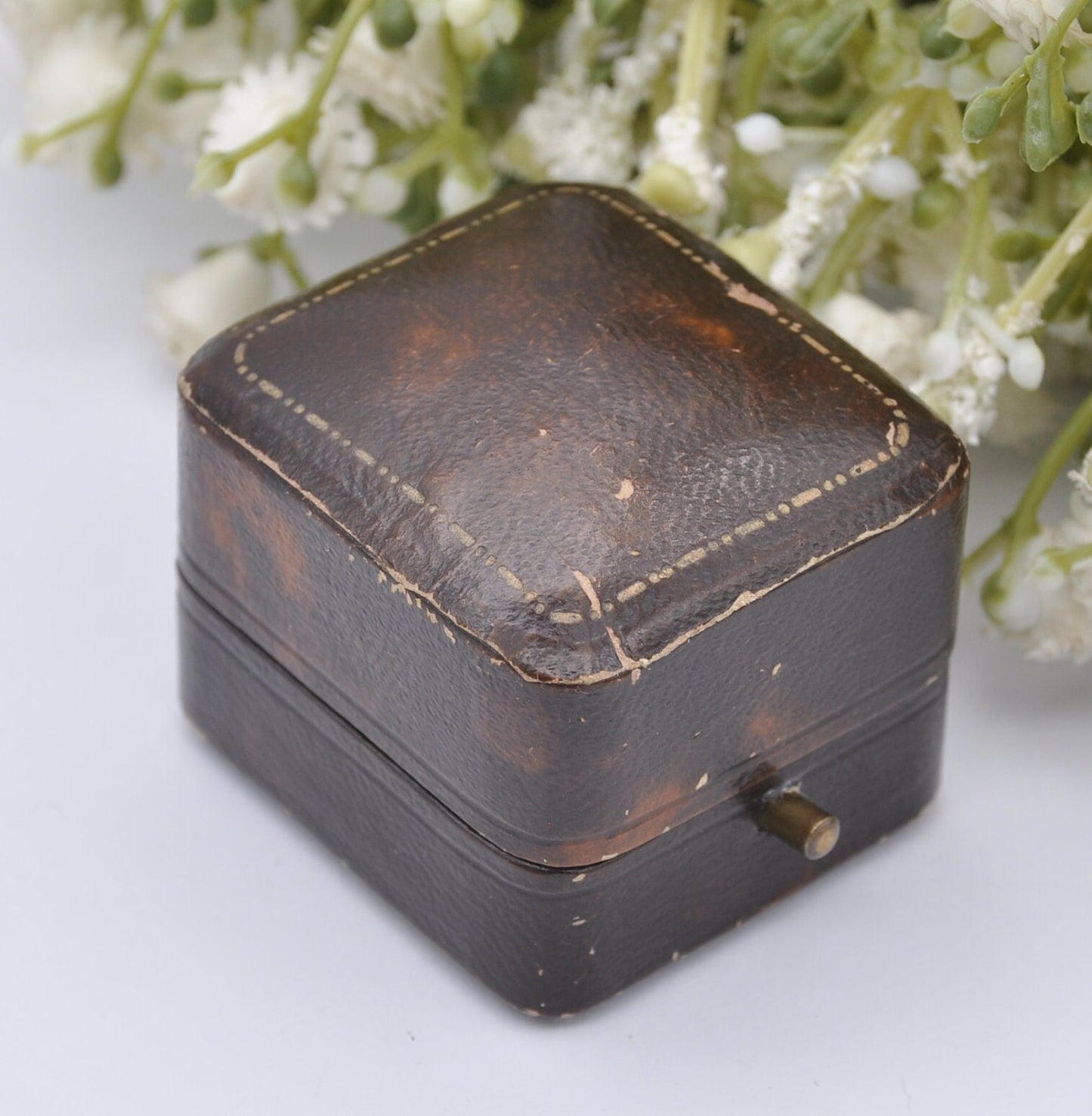 Vintage Leather Ring Box - W. Hinds London Jewellers | Silk and Velvet Lined