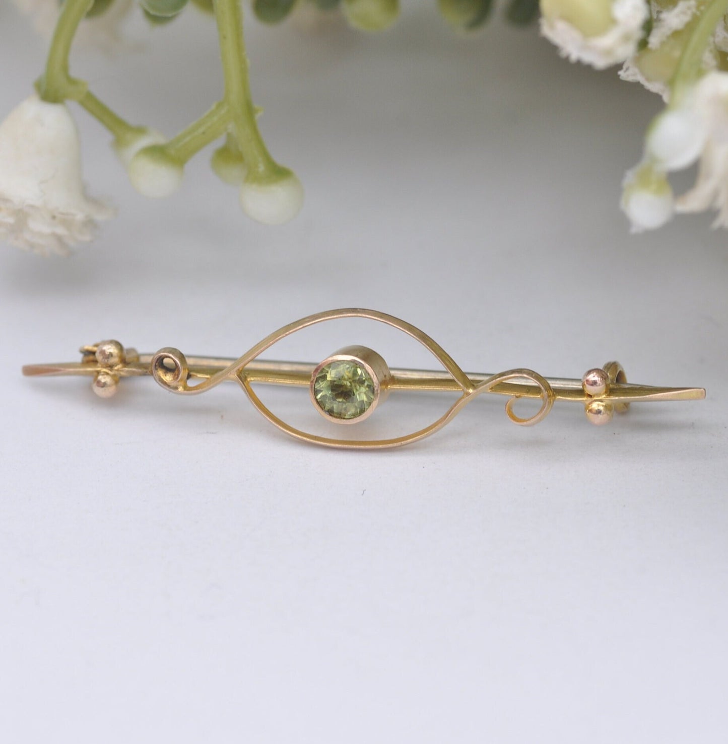 Antique 9ct Gold Peridot Bar Brooch - Edwardian Gold Jewellery